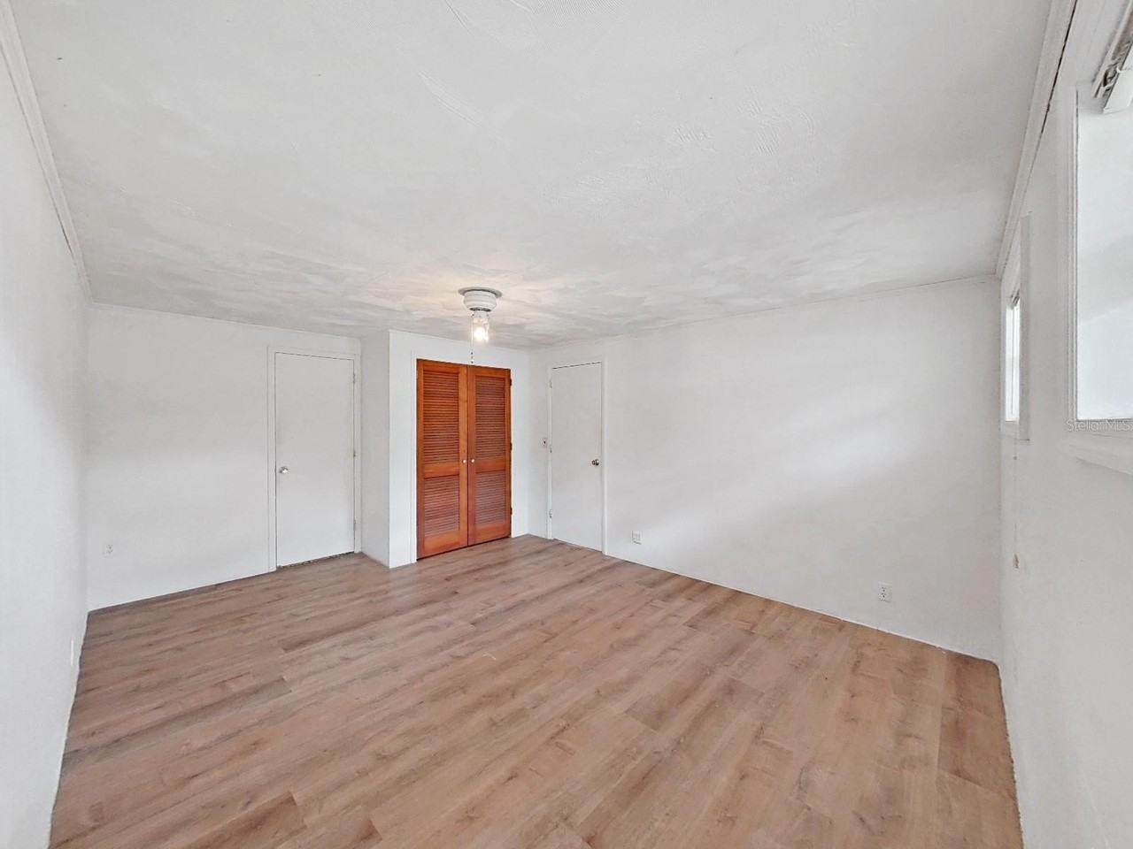 7332 Sealawn Dr - Photo 5 of 13