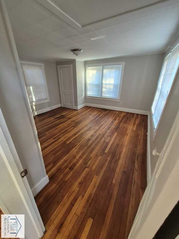 12 Blackfeather Trl - Photo 3 of 8