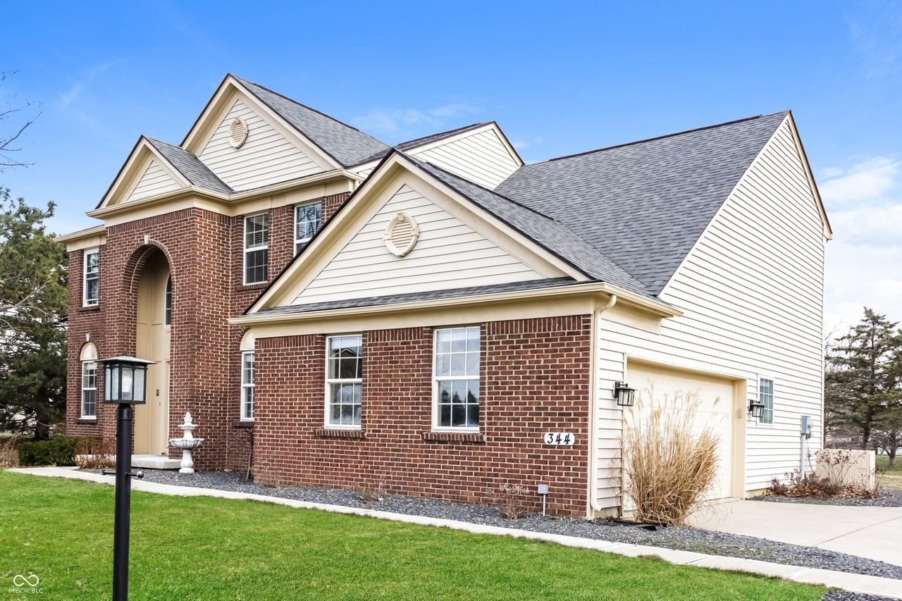 344 W Columbine Ln - Photo 2 of 20