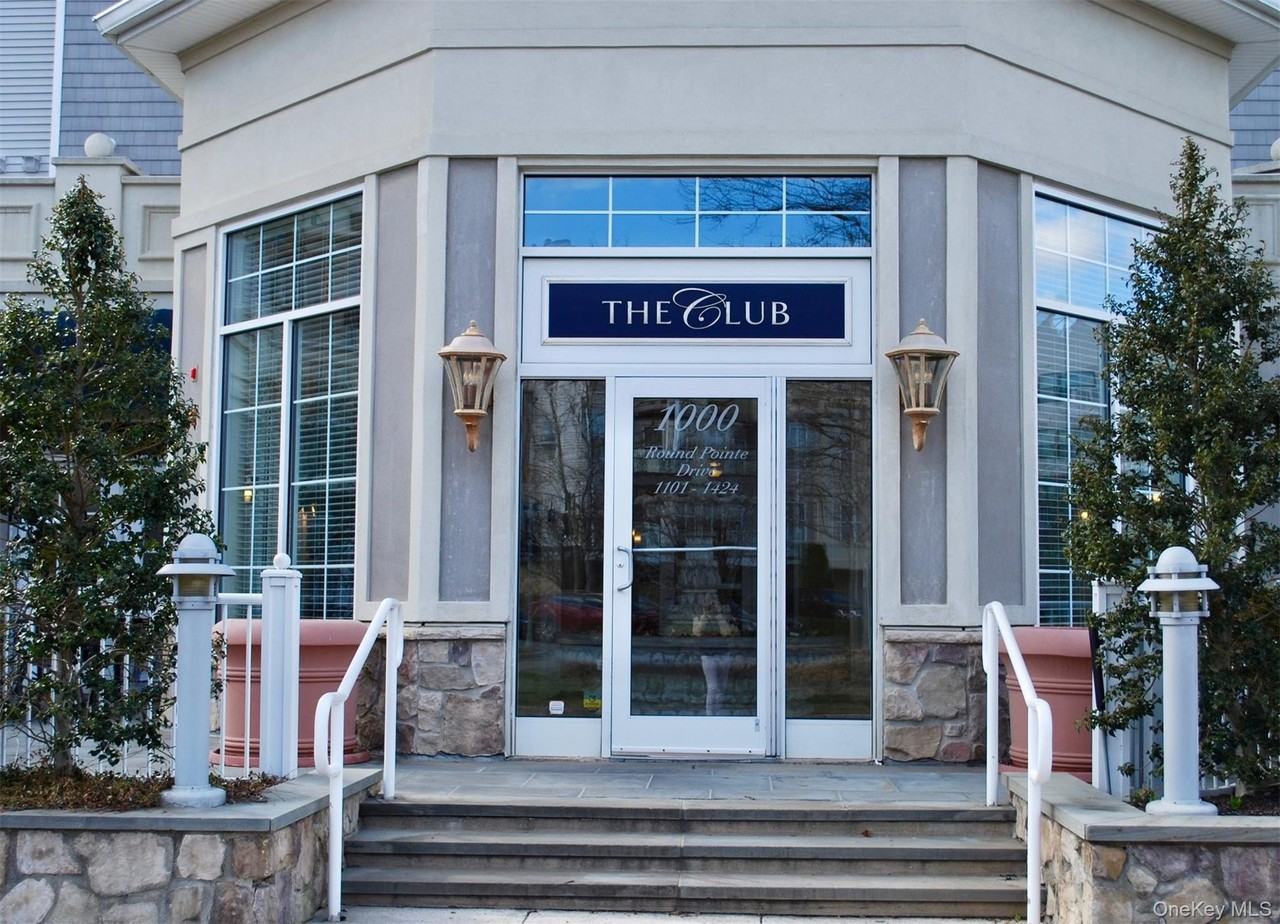 3106 Leeward Dr - Photo 2 of 28