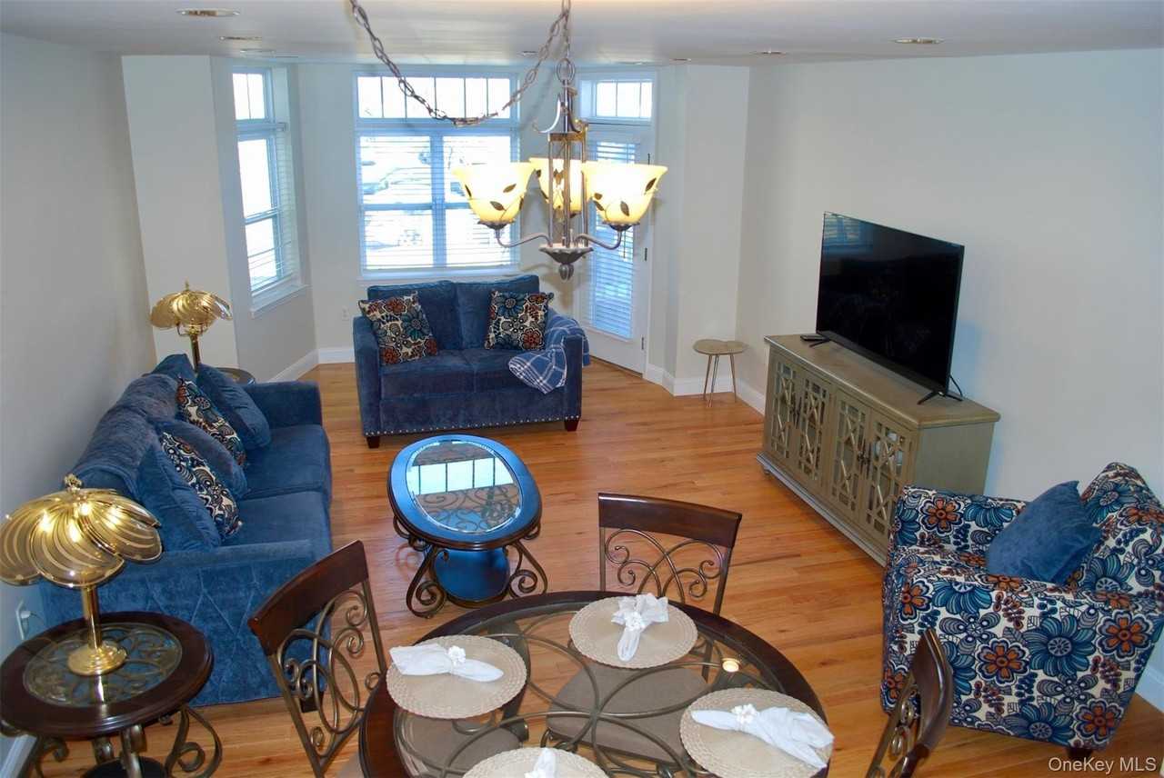 3106 Leeward Dr - Photo 5 of 28