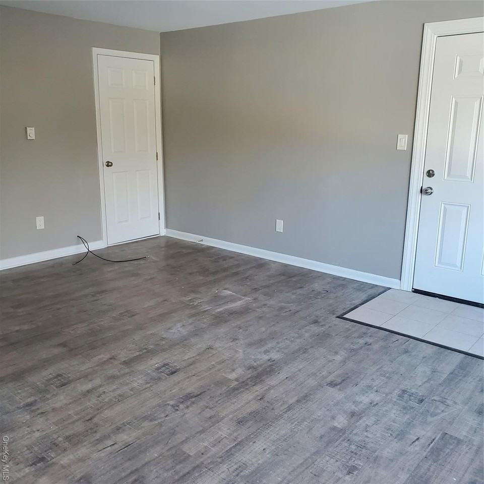 191 Plains Rd Apt 3 #3 - Photo 4 of 12