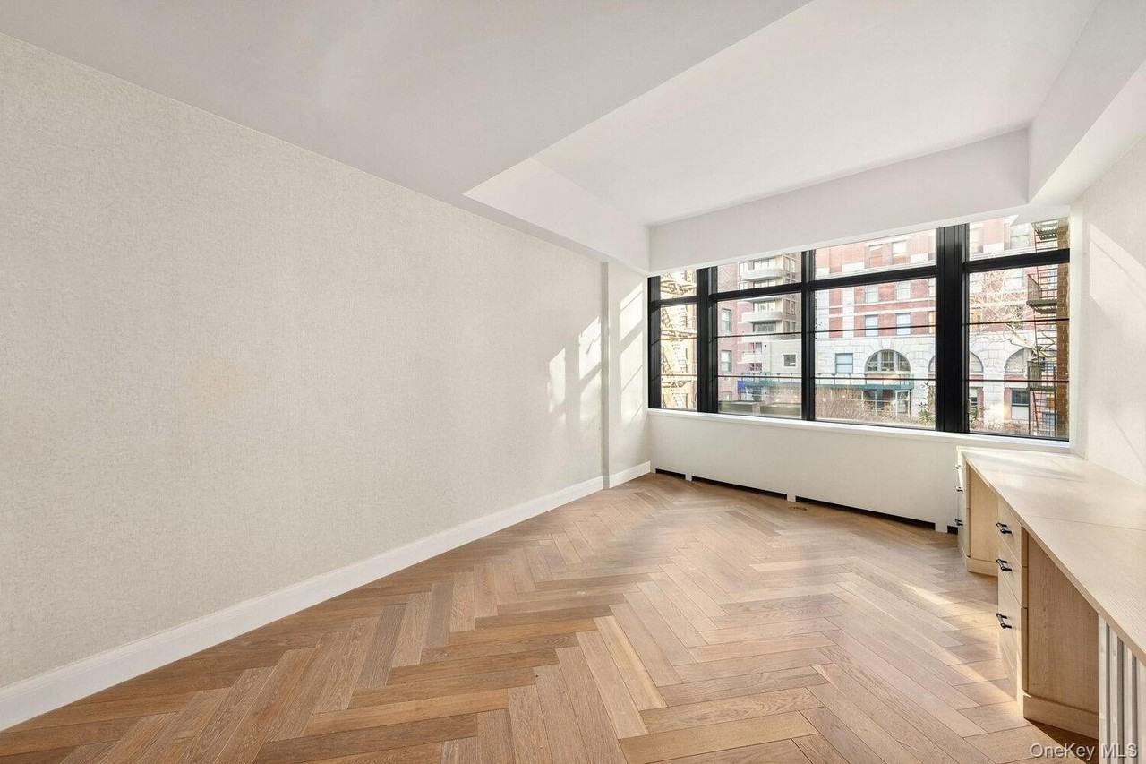 150 Charles St Apt 2es #2ES - Photo 4 of 5