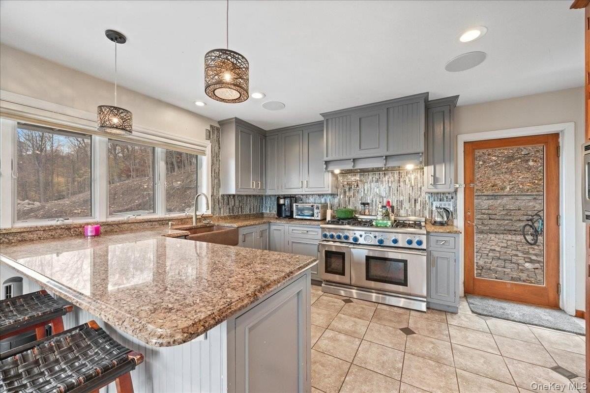 772 Route 9w S - Photo 3 of 19