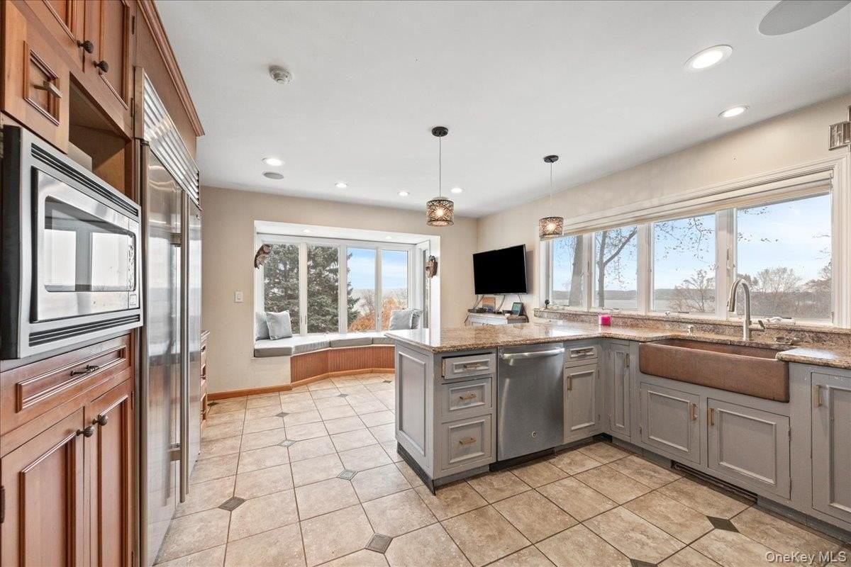 772 Route 9w S - Photo 5 of 19