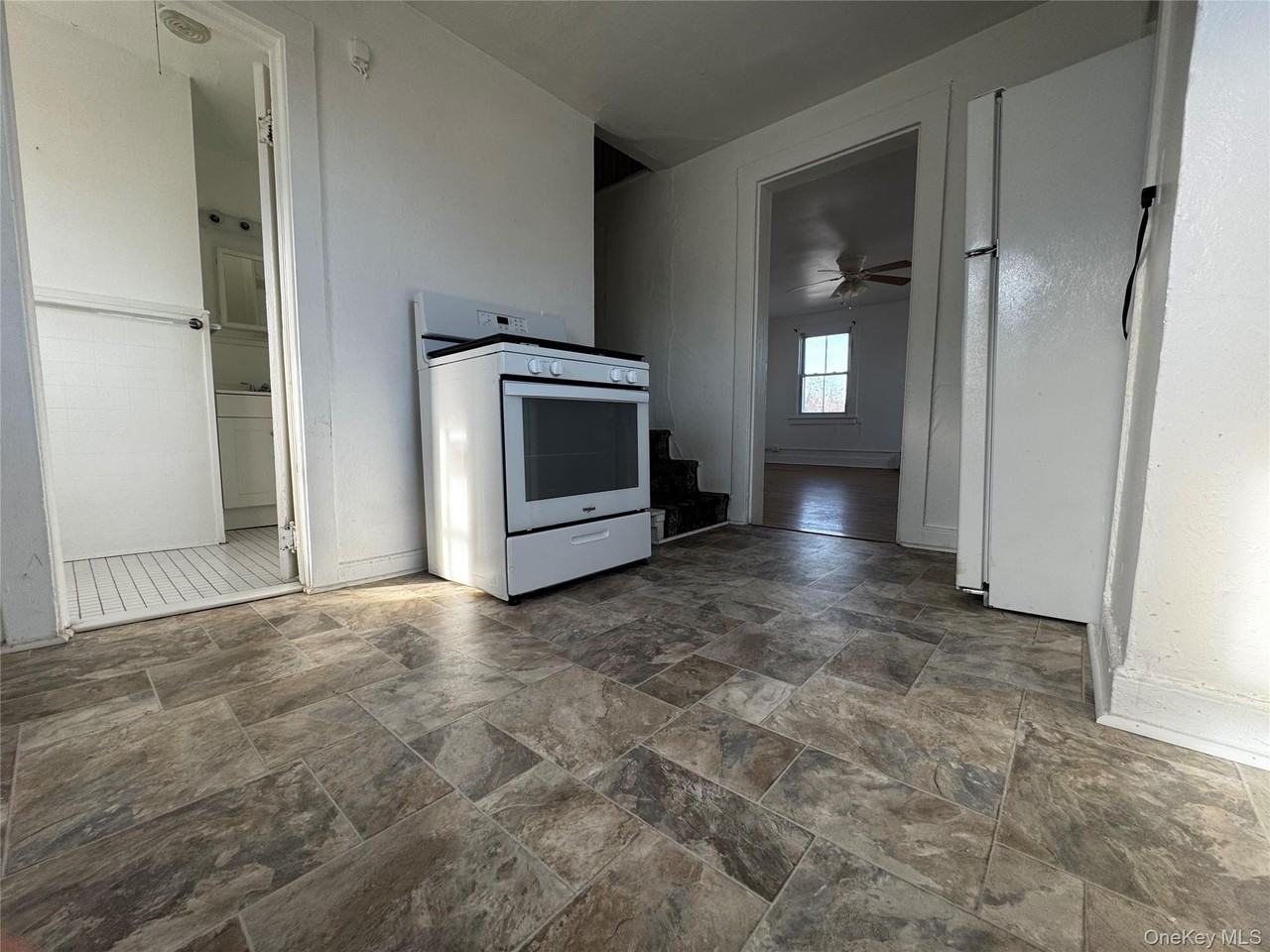 239 W Main St Apt 3 #3 - Photo 5 of 15