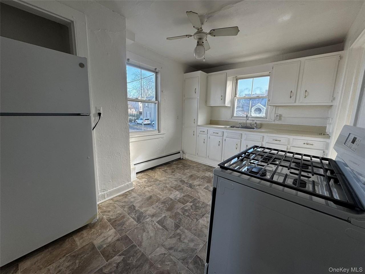 239 W Main St Apt 3 #3 - Photo 6 of 15