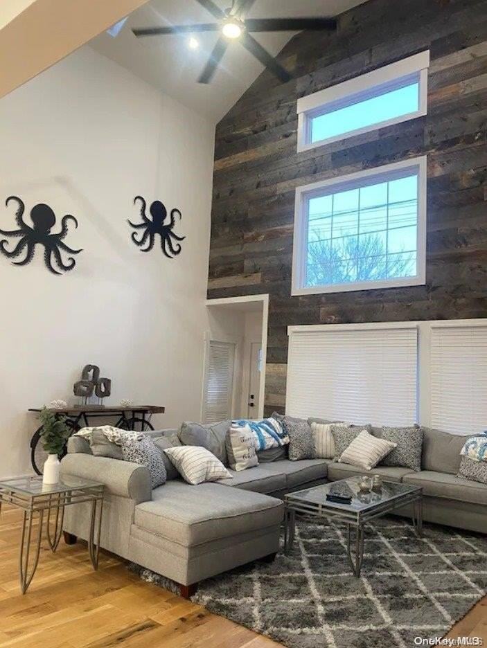 285 Cottage Walk - Photo 3 of 16