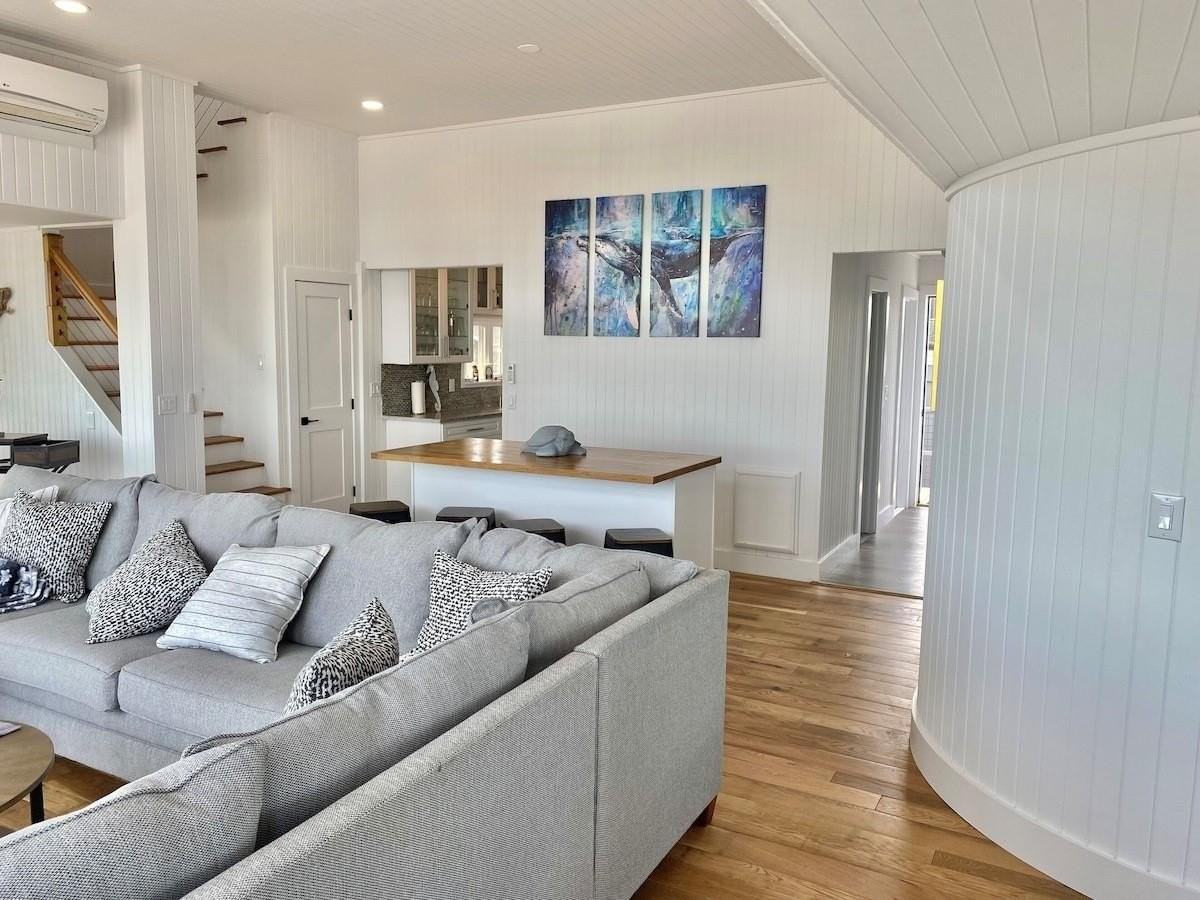 240 Wilmot Rd - Photo 2 of 9