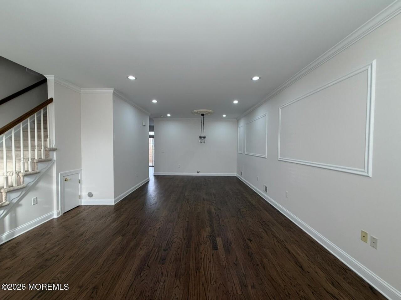 163 Shinnecock Dr - Photo 3 of 16