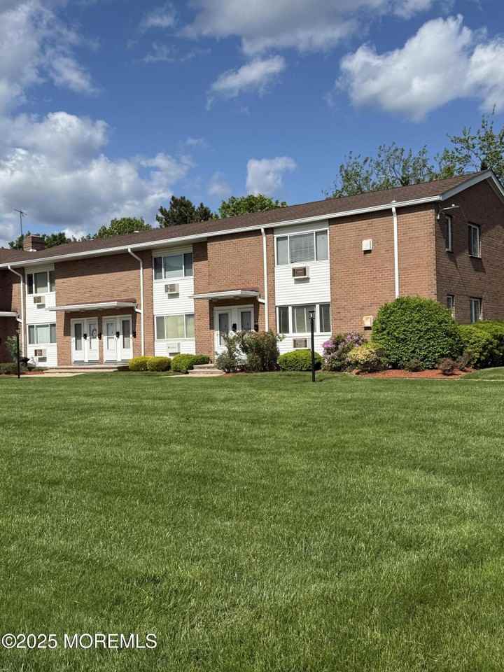 35 Sternberger Ave Apt A #A - Photo 2 of 18