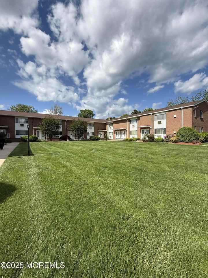 35 Sternberger Ave Apt A #A - Photo 3 of 18