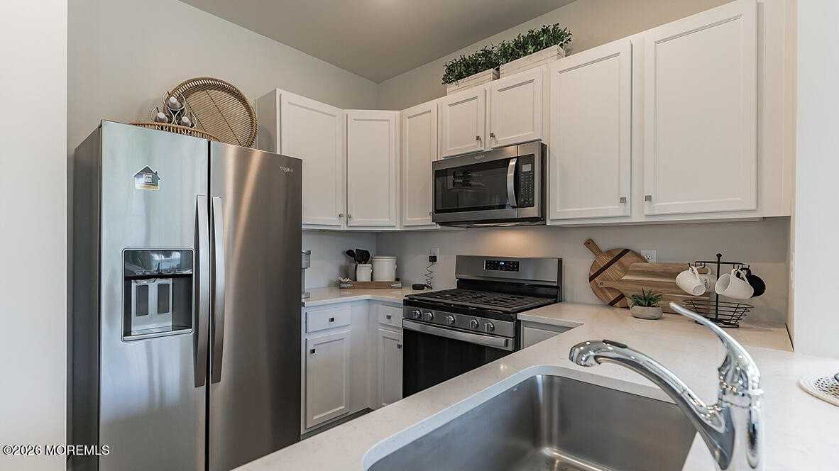 92 Arlotta St - Photo 7 of 26