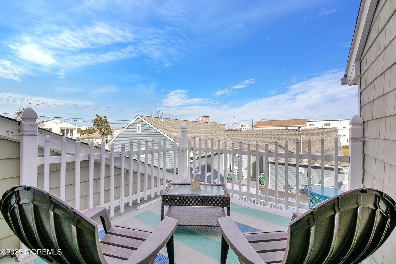 121 3rd Ave - Photo 3 of 20