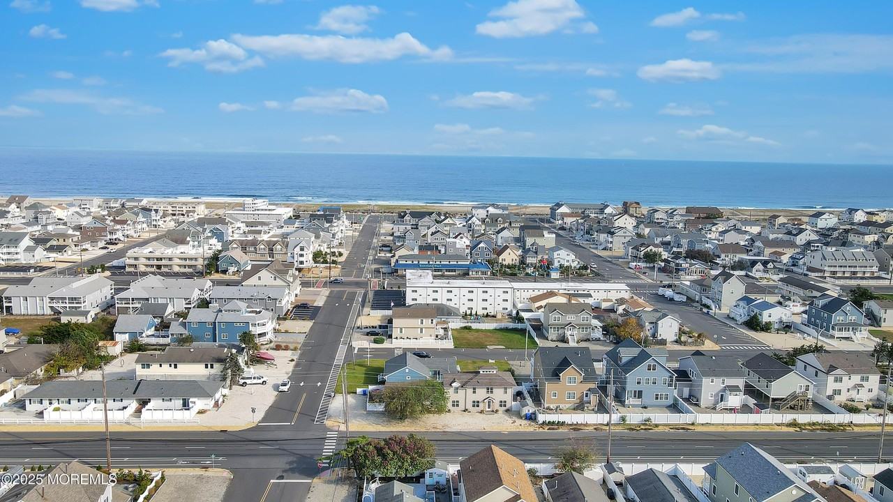 121 3rd Ave - Photo 7 of 20