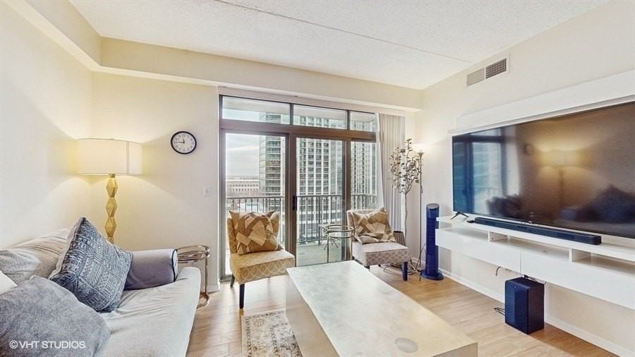 1250 S Indiana Ave Apt 1002 #1002 - Photo 5 of 25