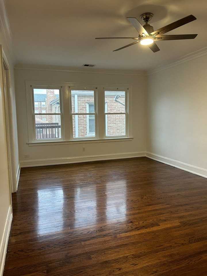 2737 W Lunt Ave Unit 2w #2W - Photo 7 of 9