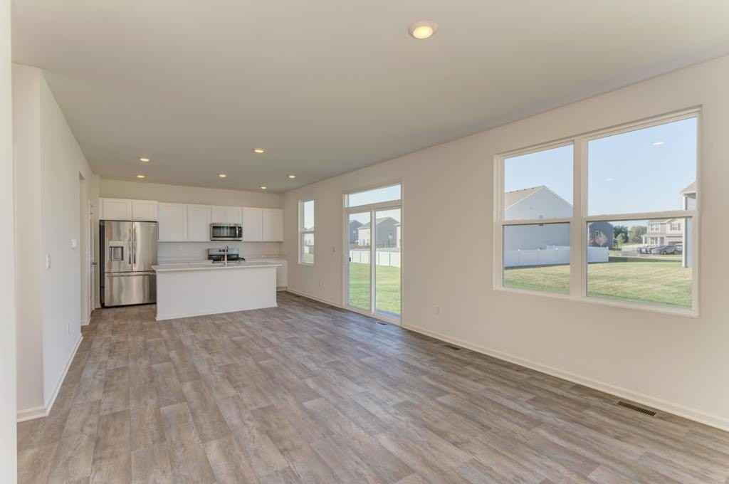 1870 Canyon Creek Dr - Photo 2 of 28