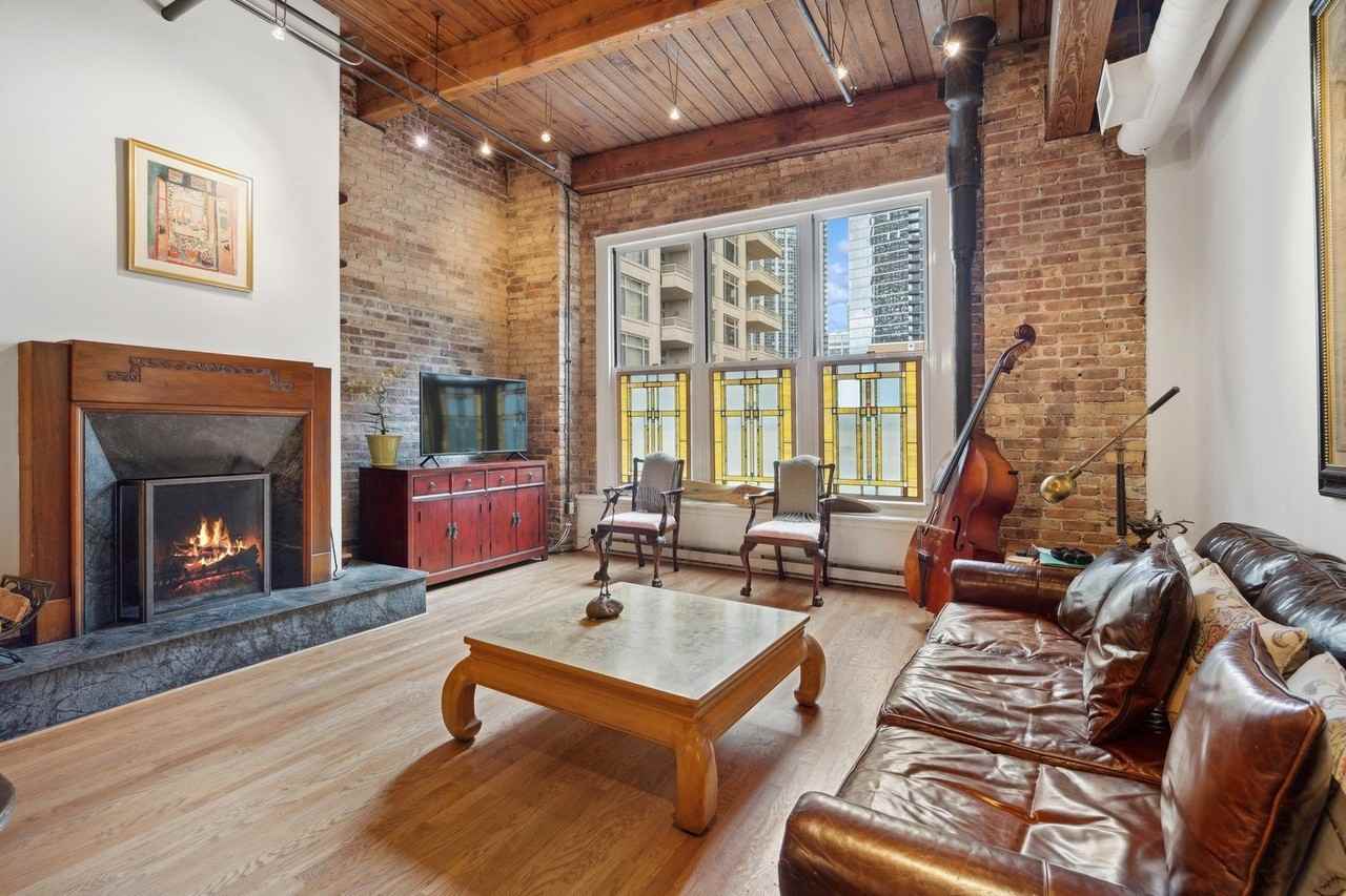 540 N Lake Shore Dr Apt 718-719 #718-719 - Photo 5 of 20