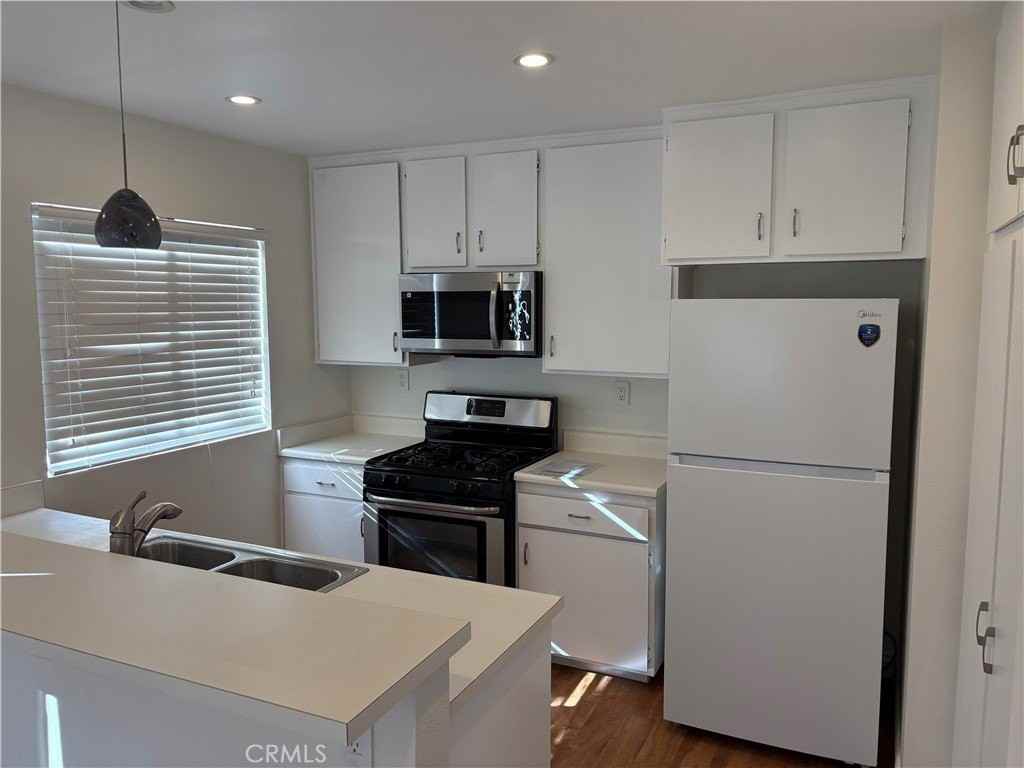 32 Fairside - Photo 4 of 28