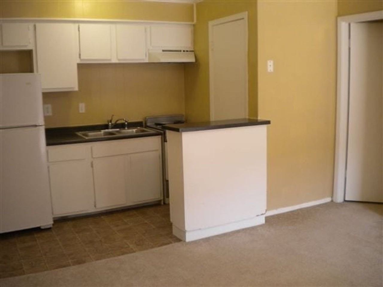 Holleman by the Park - Photo 3 of 9