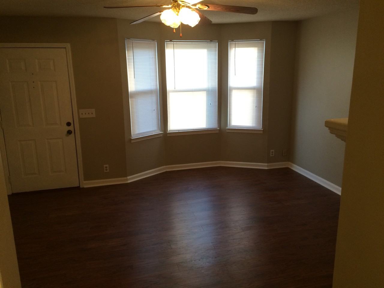 3320 Lakeside Pl #3320 - Photo 2 of 9