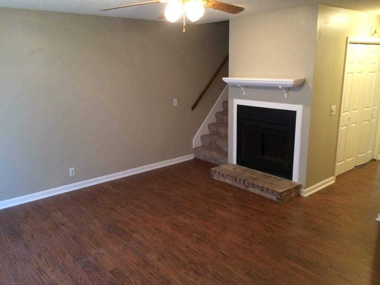 3320 Lakeside Pl #3320 - Photo 3 of 9