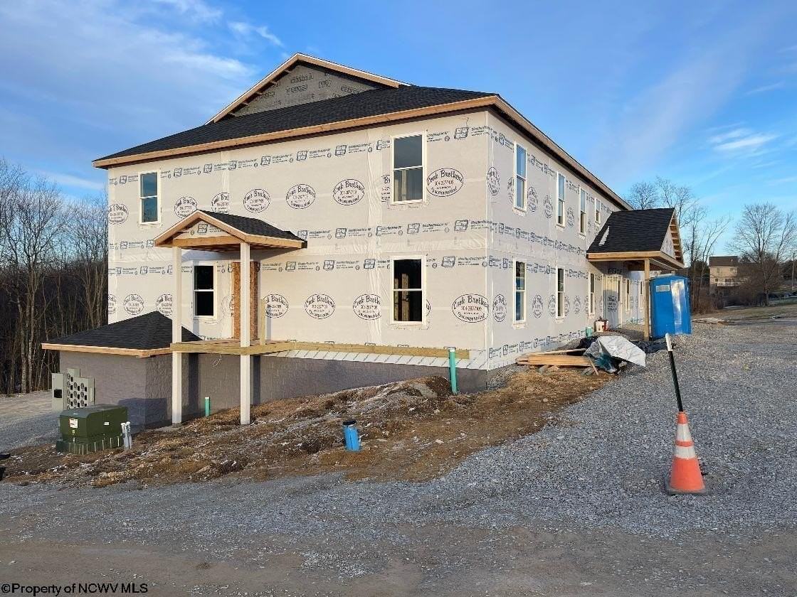 43 Maple St - Photo 2 of 8