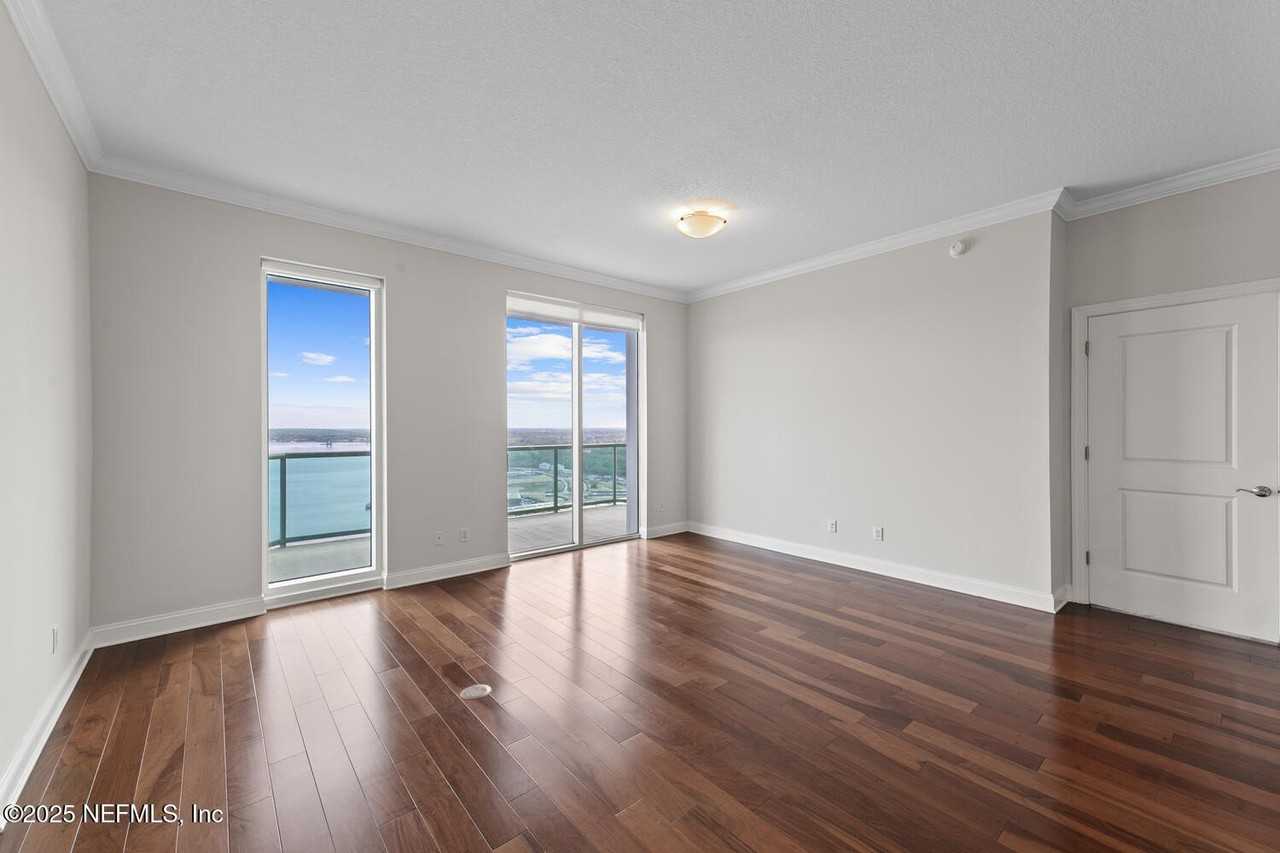 1431 Riverplace Blvd Apt 2606 #2606 - Photo 7 of 50