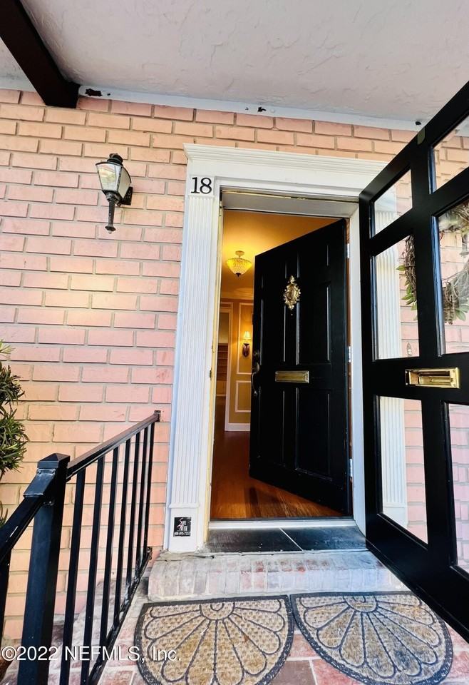 2950 Saint Johns Ave Apt 18 #18 - Photo 3 of 29