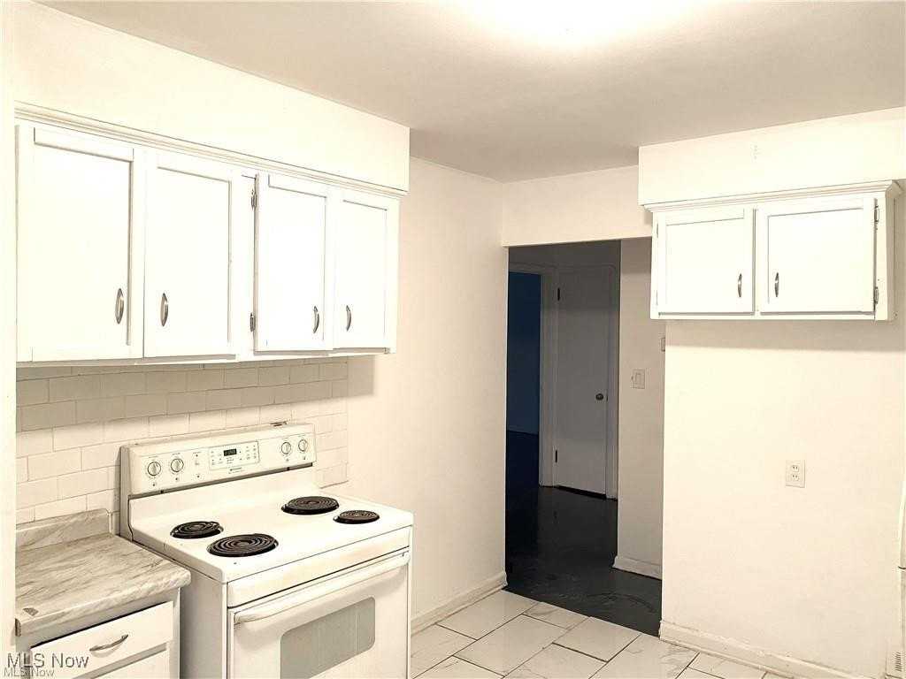 718 Shelley Pkwy - Photo 3 of 12