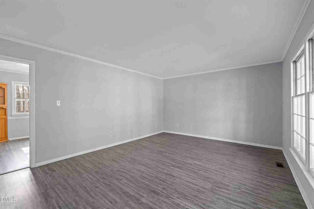 115 Wicklow Ln - Photo 5 of 28