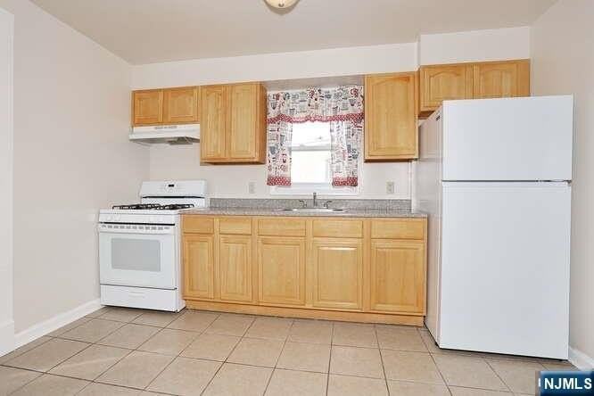 68 Mohawk Ave 2nd Fl - Photo 6 of 24