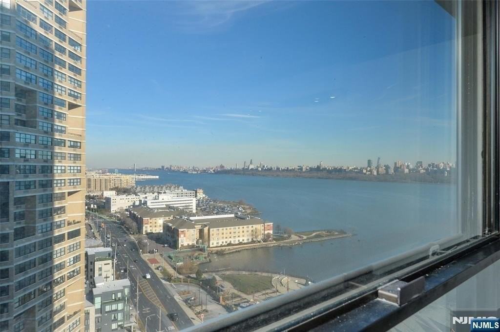 7002 Jfk Blvd E - Photo 6 of 25