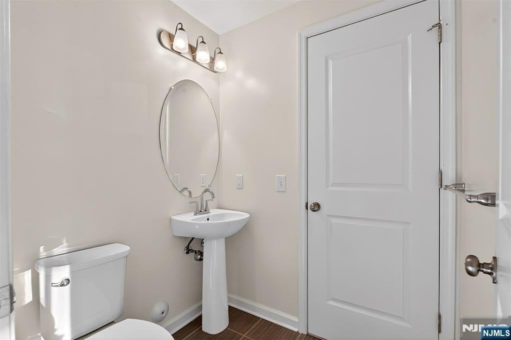 215 Roosevelt Dr - Photo 7 of 50