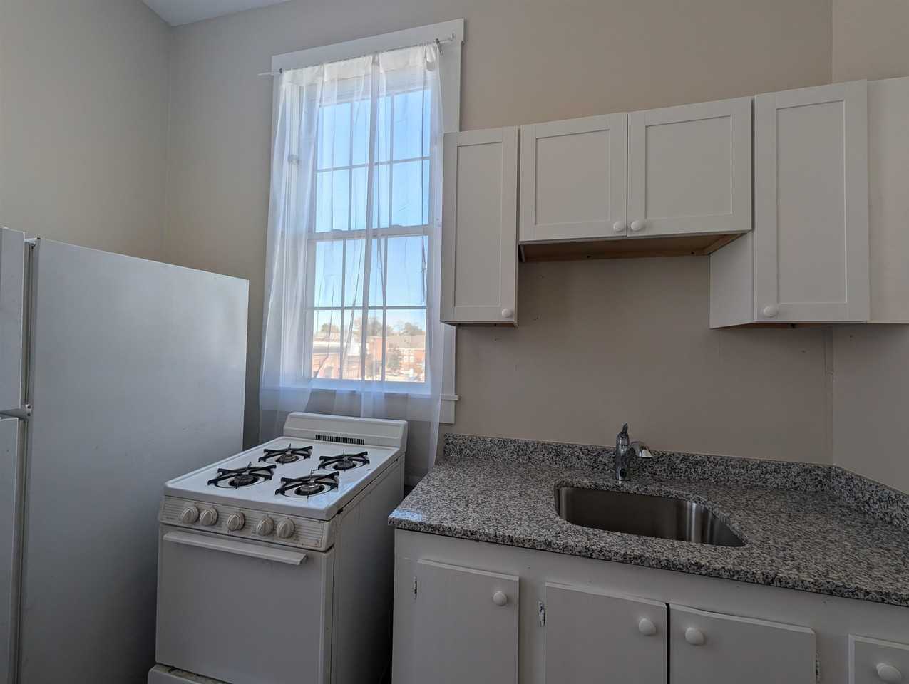 145 Main St #5 - Photo 4 of 9