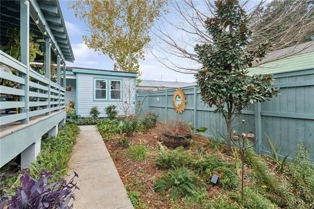 2726 Marais St - Photo 2 of 16