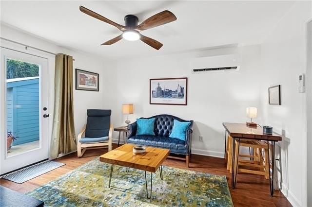 2726 Marais St - Photo 7 of 16