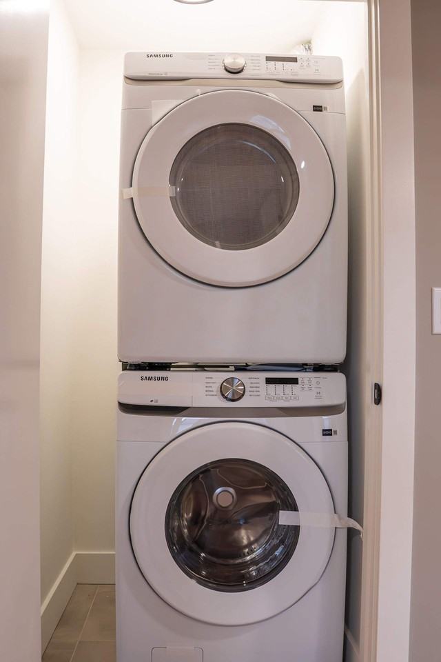 77 Colonial Cres #2 - Photo 2 of 20