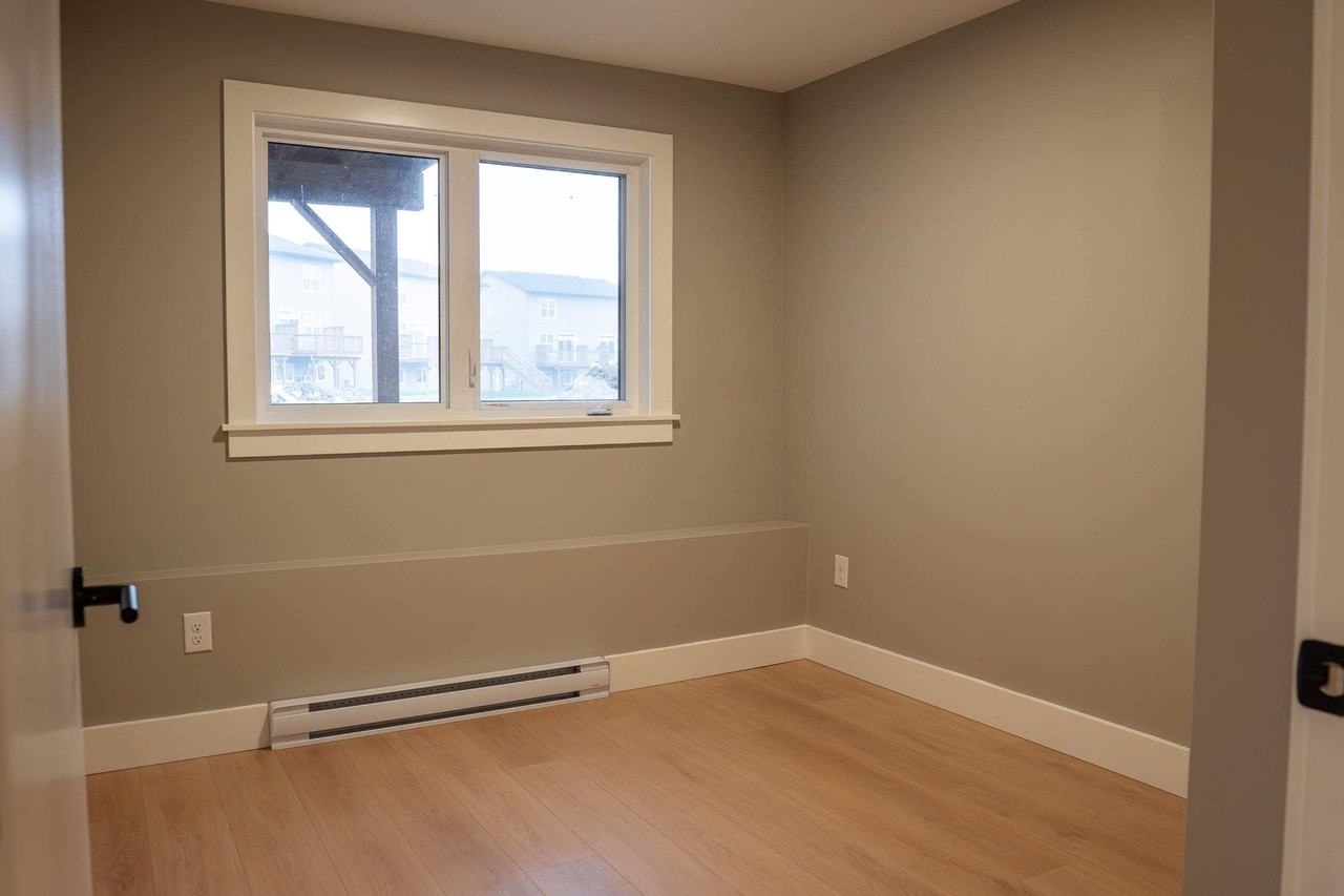 77 Colonial Cres #2 - Photo 5 of 20