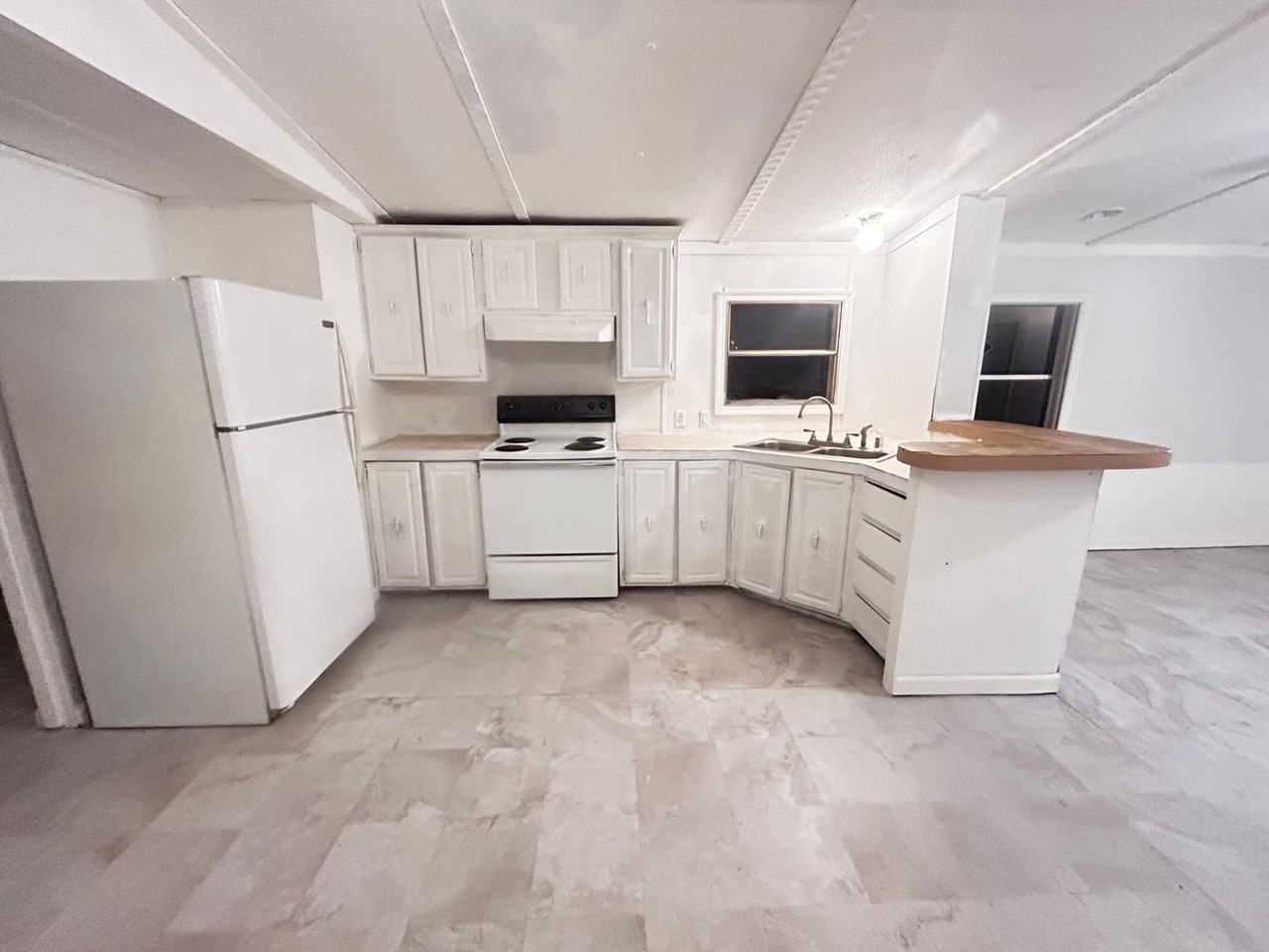 183 Nautilus St - Photo 2 of 6