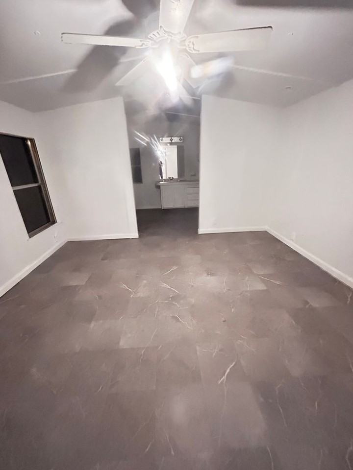 183 Nautilus St - Photo 4 of 6