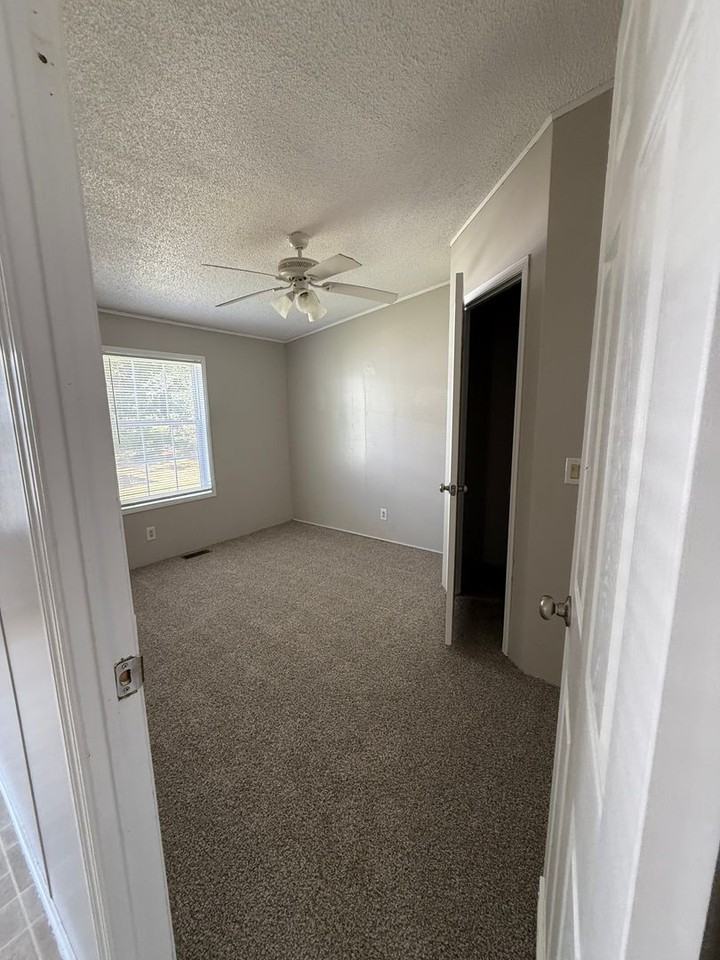 Hodgeville Living LLC - Photo 4 of 15