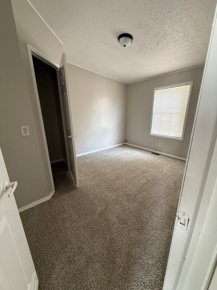 Hodgeville Living LLC - Photo 5 of 15