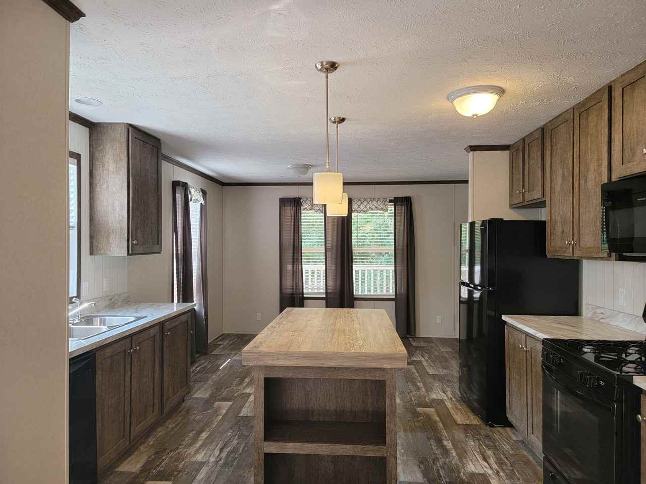 145 Apollo Ave #145 - Photo 2 of 5