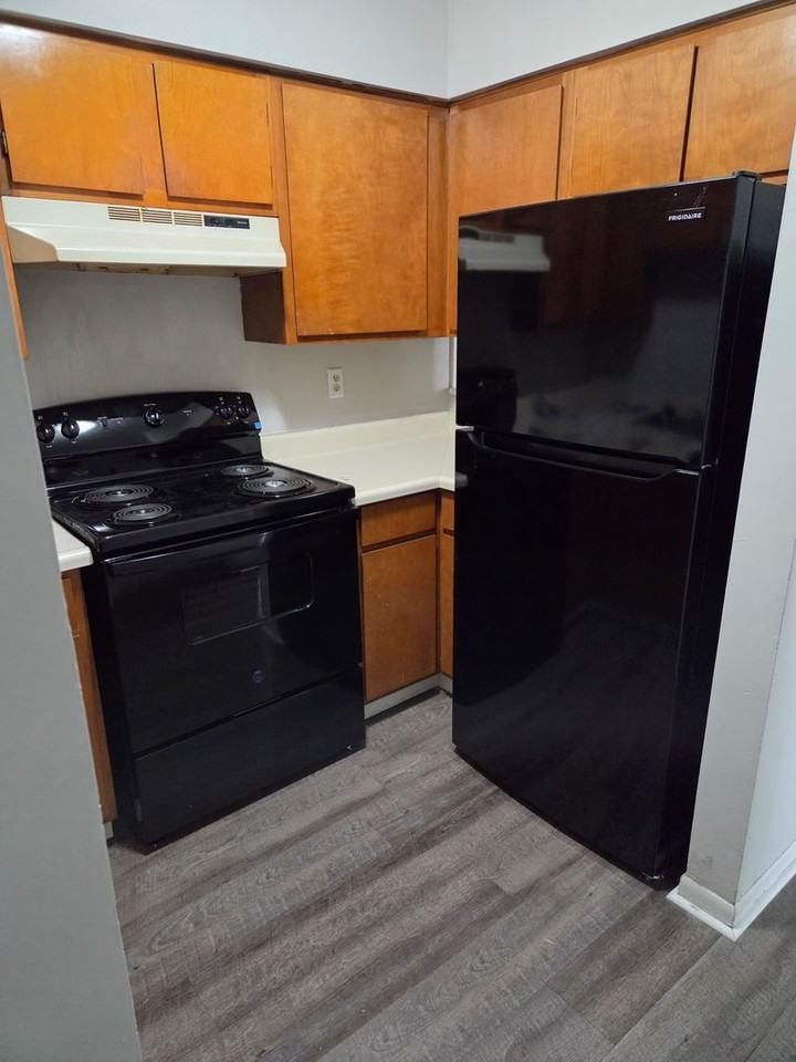 2036 Wayne Ave #B - Photo 6 of 12