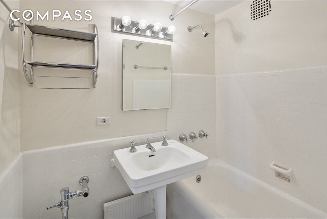 5 Tudor City Pl #1517 - Photo 3 of 9