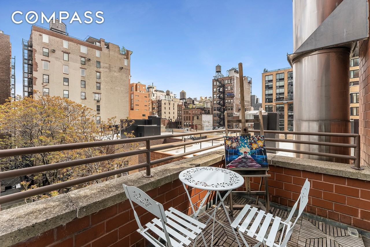 181 7th Ave #8D - Photo 5 of 6