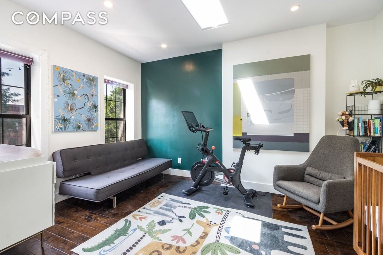 549 Monroe St #2 - Photo 6 of 9