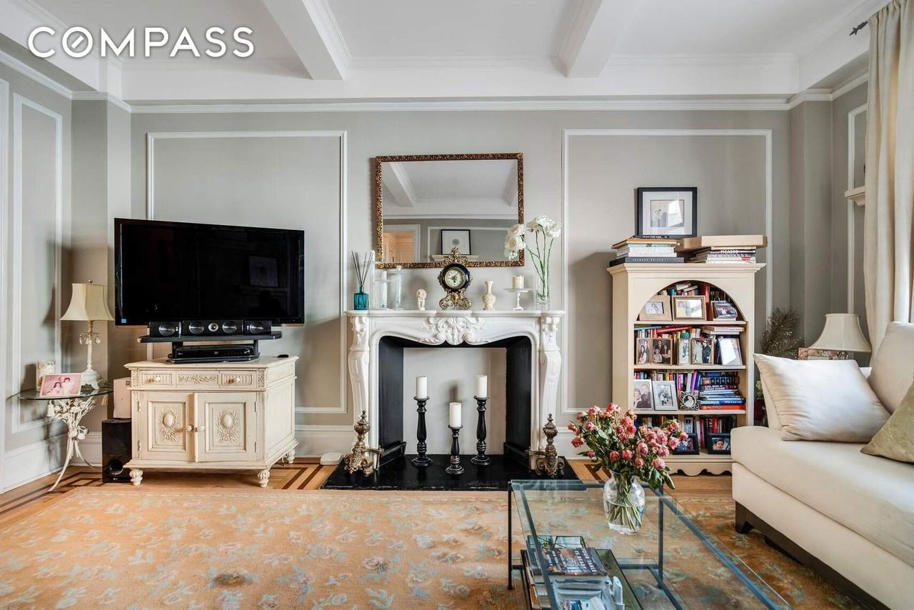 138 E 36th St #3B - Photo 2 of 14